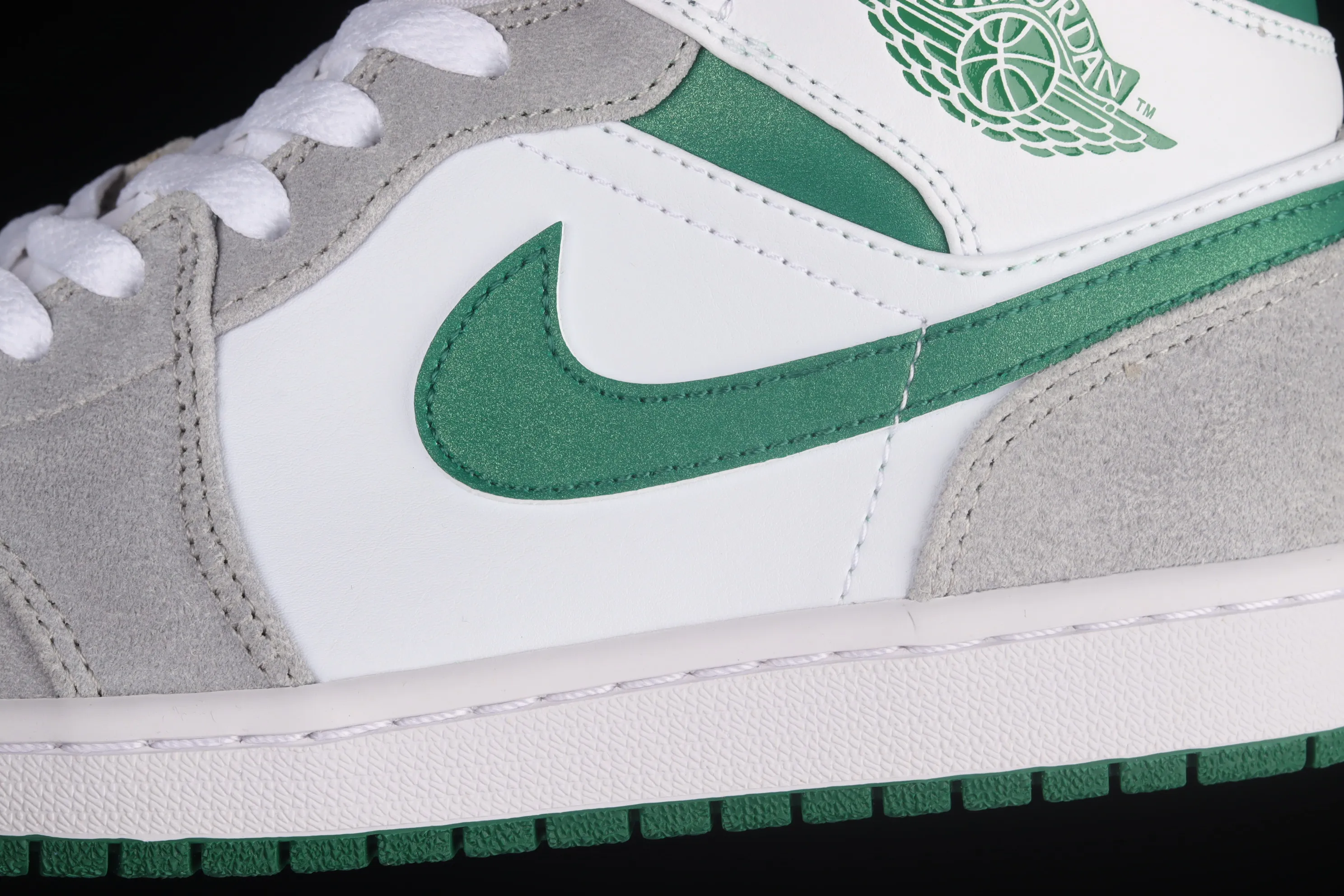 All categories Air Jordan Jordan series basketball shoes Air Jordan 1 Mid G version pure original Air Jordan 1 Mid AJ1 Joe 1 white gray green mid-top basketball shoes DC7294-103